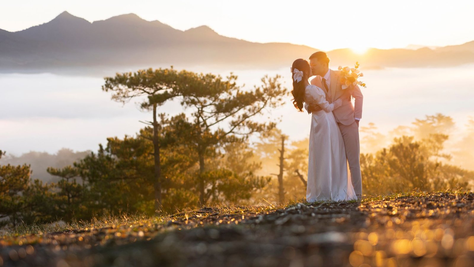 Wedding Photography Equipment Featured Image