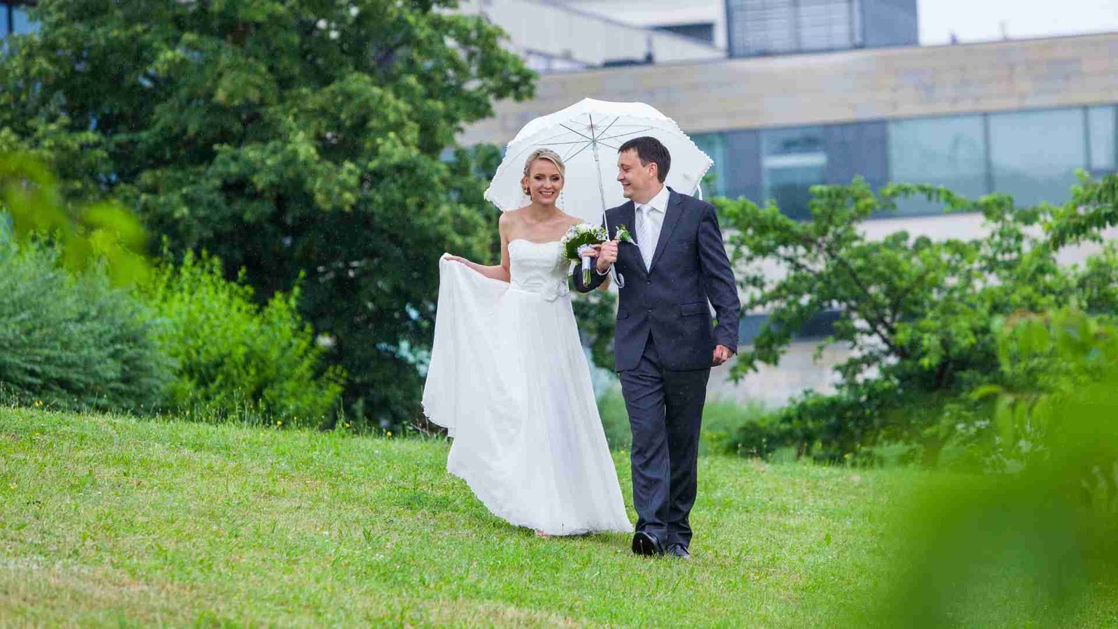 Rainy Day Wedding Photography Featured Image
