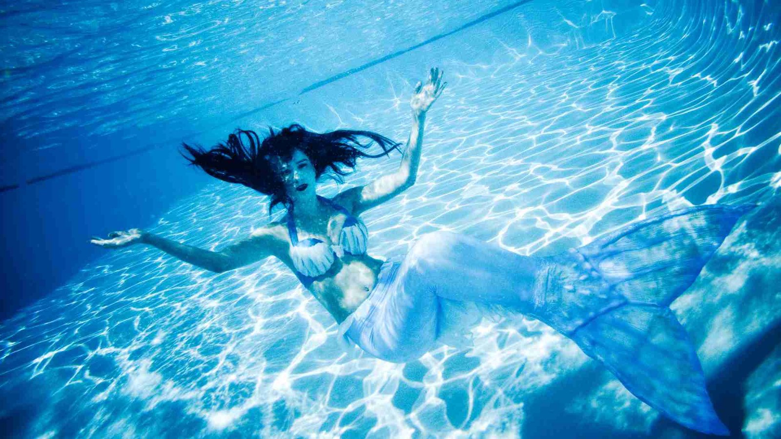 Underwater Nude Photography Featured Image
