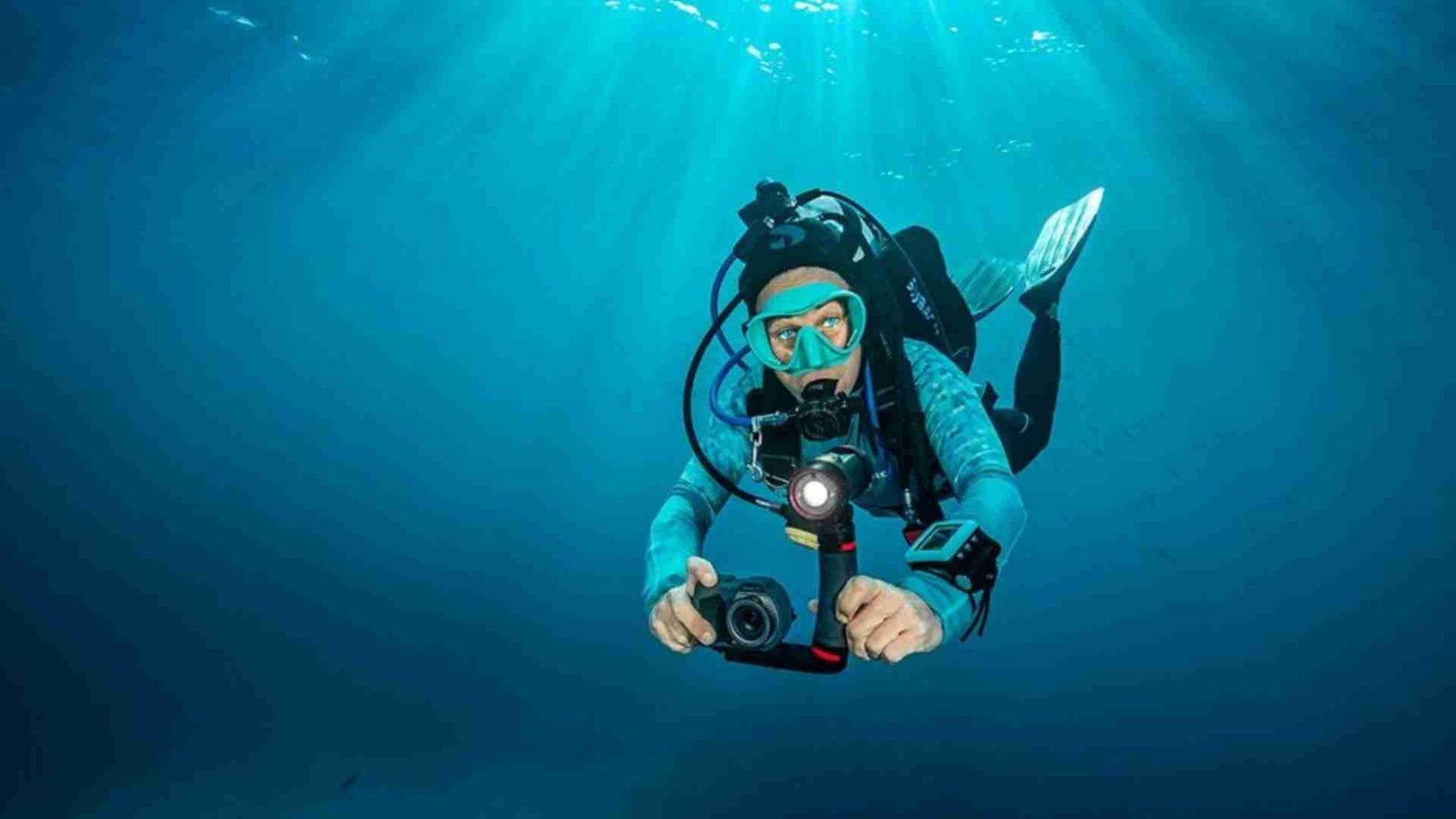 Best Camera for Underwater Photography Featured image