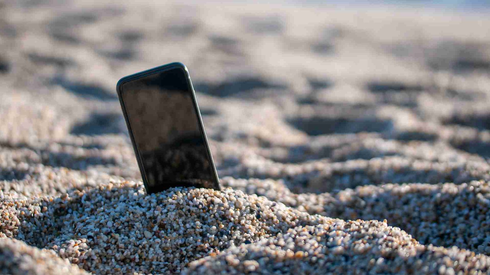 Best Phone for Underwater Photography Featured Image