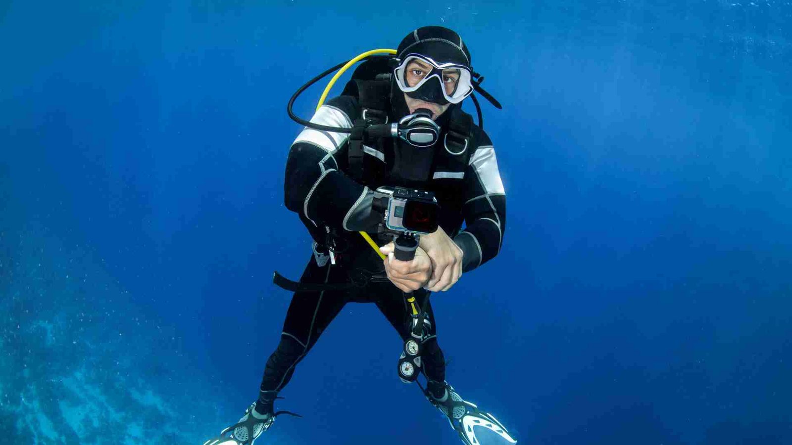 Best Underwater Photography Cameras Featured Image
